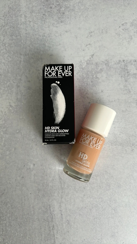 Make Up For Ever HD Hydra Glow Foundation 1