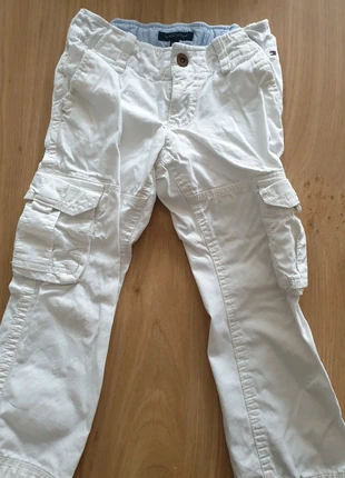 Cargobroek Tommy Hilfiger, marca: Tommy Hilfiger, estado: Novo sem etiquetas, tamanho: 4 anos / 104 cm, €20.00, €21.70 inclui Proteção do Comprador