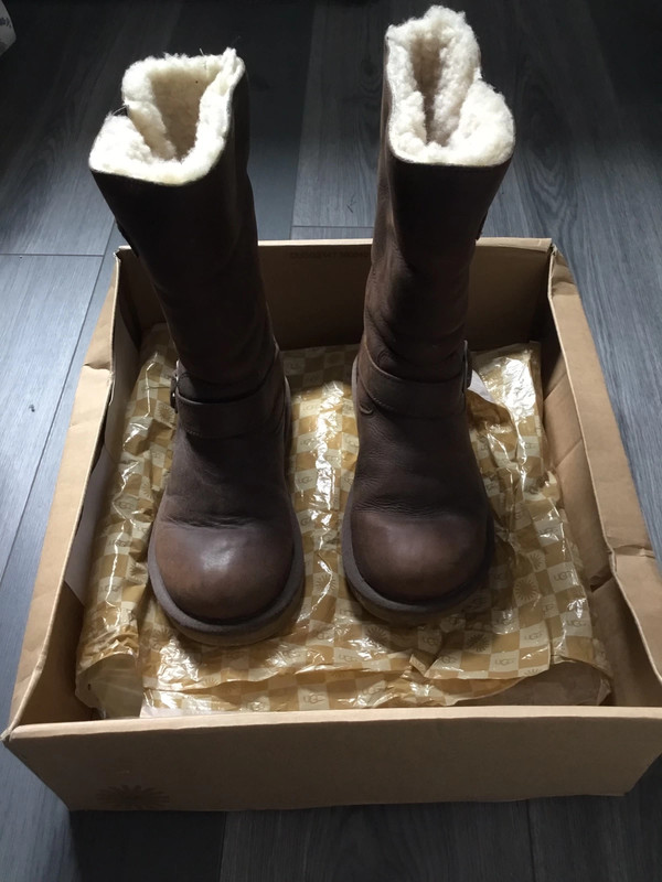Kensington ladies Ugg boots brown leather size 4.5