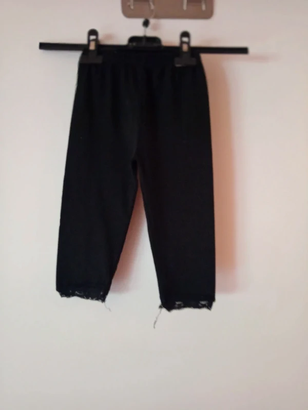 Joli legging noir. 6 ans - photo numéro 5