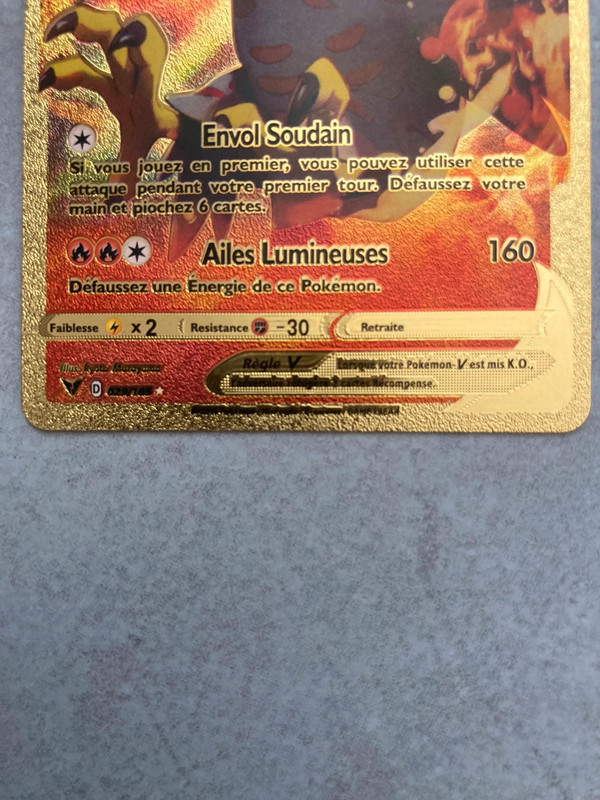 Carte Pokémon doré