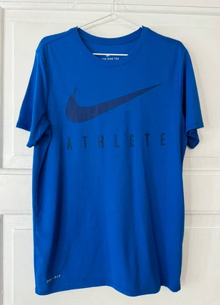 Nike Dri-Fit Shirt Blau – Größe M, marke: Nike, zustand: Sehr gut, größe: M, 7,50 €, 8,58 € inklusive Vinted-Käuferschutz