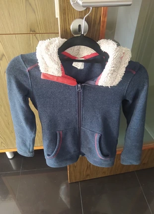 Casaco criança desporto, marca: Decathlon, estado: Satisfactorio, tamaño: 10 años / 140 cm, 4,00 €, 4,90 € Protección al comprador incluida