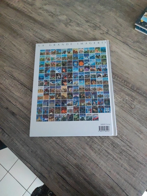 Livre "L'imagerie animale - Les requins" - photo numéro 2