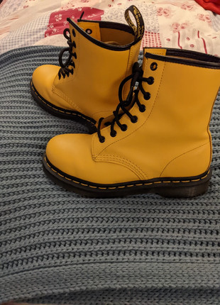 Mustard yellow hotsell doc martens