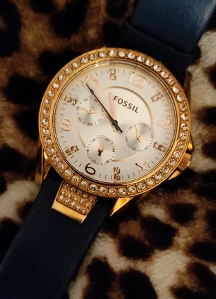 Edle Fossil Armbanduhr, mit Glitzersteinen, marke: Fossil, zustand: Sehr gut, größe: Einheitsgröße, 100,00 €, 105,70 € inklusive Vinted-Käuferschutz