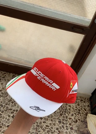 Cappello Ferrari firmato kimi raikkonen, brand: Ferrari, condizioni: Ottime, €35.99, €38.49 include la Protezione acquisti
