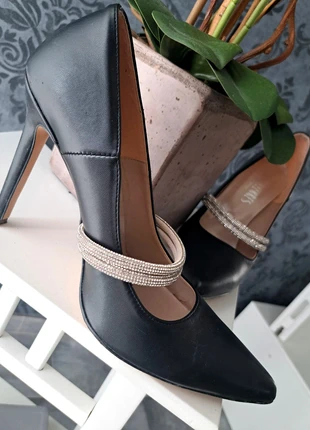 Scarpe nere eleganti con doppio strass – n.40, marca: Lora Ferres, estado: Muito bom, tamanho: 40, €12.00, €13.30 inclui Proteção do Comprador