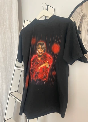 Tee shirt Whitney Huston collector tour 1999 vintage, marque: Whitney Huston, état: Très bon état, taille: L, 65,00 €, 68,95 € Protection acheteurs incluse