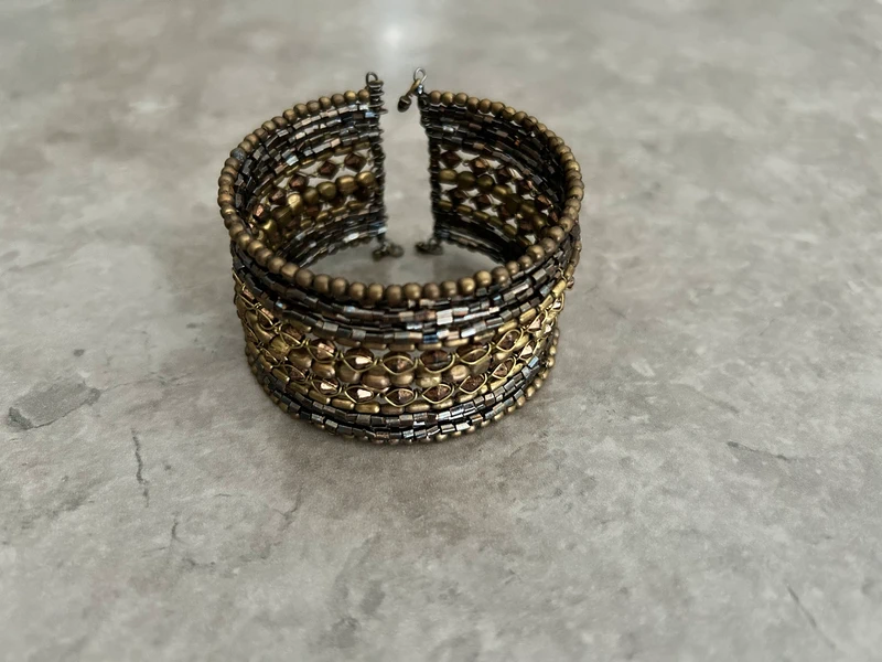 Bracelet Manchette Large en Perles