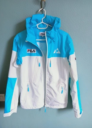 Coupe vent marque Fila , taille 34 36 , blanche et bleue , capuche , pas chere, marque: FILA, état: Très bon état, taille: XS / 34 / 6, 9,00 €, 10,15 € Protection acheteurs incluse