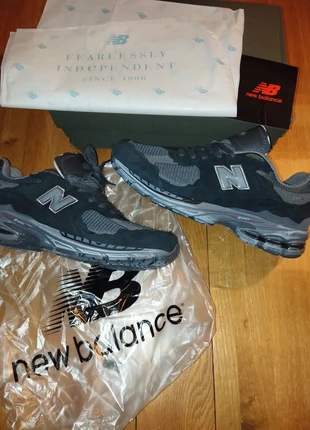 New Balance 2002R Noir & Gris – Neuf (T43), marke: Noir, zustand: Neu, mit Etikett, größe: 43, 80,00 €, 84,70 € inklusive Vinted-Käuferschutz