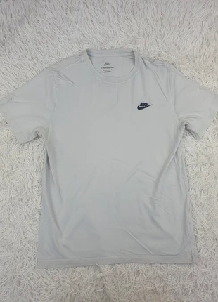 Tee-shirt Nike The Nike Tee Homme M Gris Clair Sport Logo Brodé, marca: Nike, estado: Muito bom, tamanho: M, €3.90, €4.80 inclui Proteção do Comprador