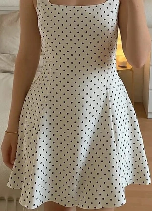 Robe courte blanche à pois noirs, style élégant et féminin, taille S, merk: rose lila, staat: Heel goed, maat: S / 36 / 8, € 22,90, € 24,75 inclusief Kopersbescherming Pro