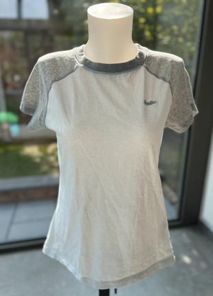 T-shirt Superdry M 38 femme blanc et gris 100% coton, marque: Superdry, état: Très bon état, taille: M / 38 / 10, 10,00 €, 11,20 € Protection acheteurs (Pro) incluse