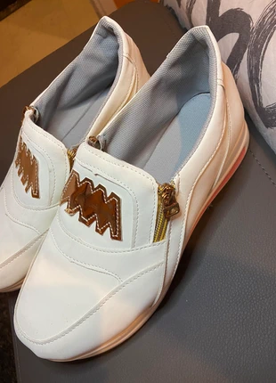 Chaussure, staat: Heel goed, maat: 40, € 4,00, € 4,90 inclusief Kopersbescherming