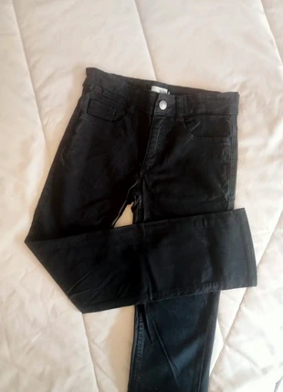 Pantalón Slim niño, marque: Kiabi, état: Très bon état, taille: 9 ans / 134 cm, 2,50 €, 3,33 € Protection acheteurs incluse