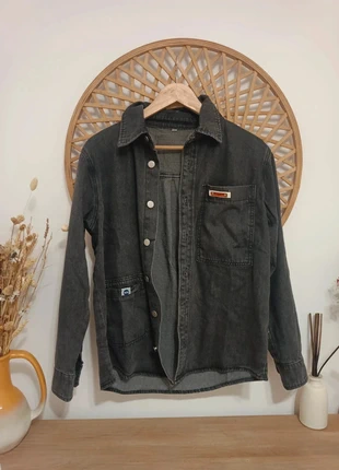 Sobrecamisa vaquera negra délavé, talla M (170/76A), brand: Local, condizioni: Nuovo senza cartellino, taglia: M, €23.00, €24.85 include la Protezione acquisti