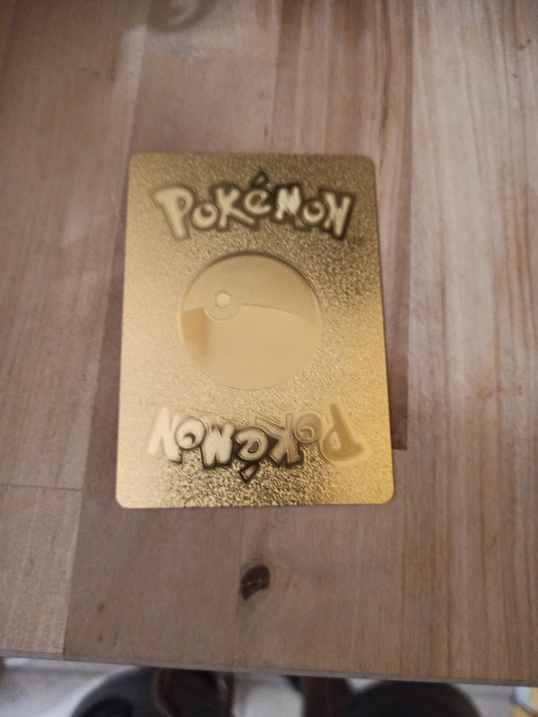 Carte Pokémon Gold Métal - Pikachu