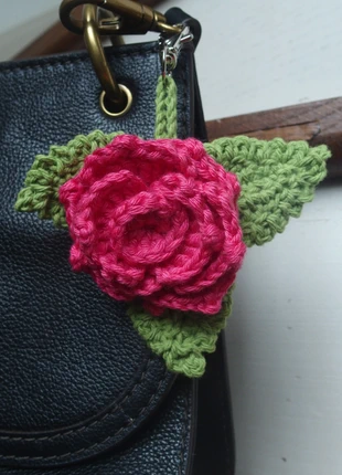 Porte clé fait main au crochet-rose, marke: Fait Main, zustand: Neu, 3,50 €, 4,38 € inklusive Vinted-Käuferschutz