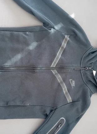 Obrázek k inzerátu: Nike Tech fleece