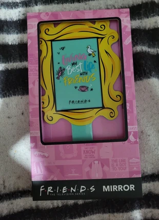 Miroir à main Friends, brand: pas de marque, condition: New without tags, €3.00, €3.85 includes Buyer Protection