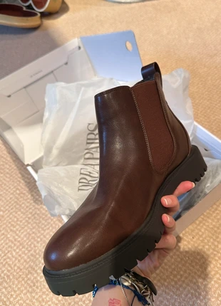 Brown Chunky Chelsea Boots, brand: Dream Pairs, condition: New with tags, size: 5, £27.00, £29.05 includes Buyer Protection