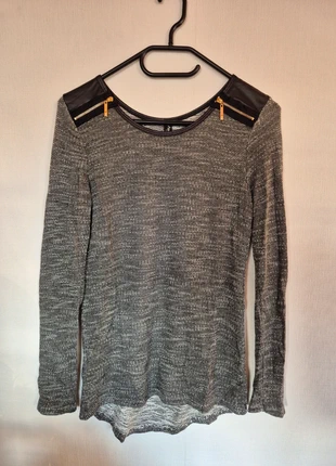 Madonna Langarmshirt / Pullover / Sweatshirt Damen - Größe 38/M, merk: Madonna, staat: Heel goed, maat: M / 38 / 10, € 5,00, € 5,95 inclusief Kopersbescherming