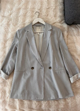 Blazer H&M, taille M, en très bon état, marca: H&M, estado: Muy bueno, tamaño: M / 38 / 10, 40,00 €, 42,70 € Protección al comprador incluida