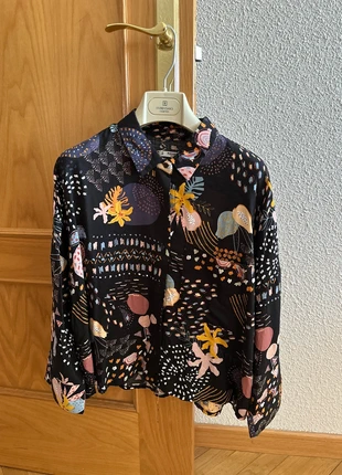 Camisa P&B ochentera de flores, marque: Pull & Bear, état: Très bon état, taille: M / 38 / 10, 5,00 €, 5,95 € Protection acheteurs incluse