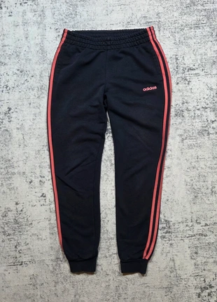 Jogging Adidas Vintage Femme Noir Bandes Rouges Taille S, marke: adidas, zustand: Sehr gut, größe: S / 36 / 8, 14,99 €, 16,44 € beinhaltet Vinted-Käuferschutz Pro