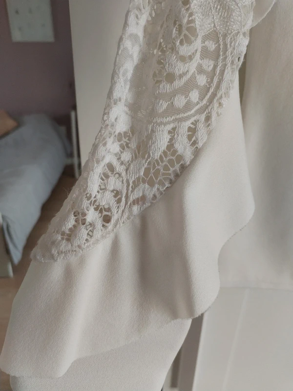 Tee shirt blanc avec dentelle - photo numéro 3