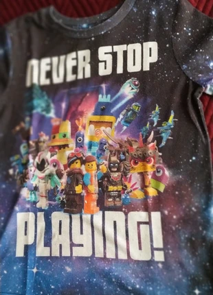 Tee shirt Lego never stop, marca: LEGO, estado: Bom, tamanho: 6 anos / 116 cm, €2.00, €2.80 inclui Proteção do Comprador