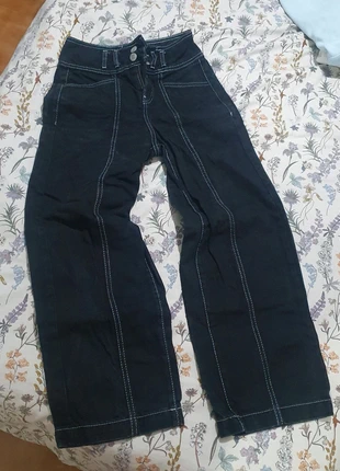 Baggy Jeans Black & White Cropped Fit High Rise Waist with Matching Denim Belt, marque: Bershka, état: Très bon état, taille: XXS / 32 / 4, 4,50 €, 5,43 € Protection acheteurs incluse