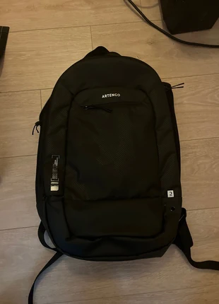 sac à dos noir tendance, merk: Artengo, staat: Nieuw zonder prijskaartje, € 20,00, € 21,70 inclusief Kopersbescherming