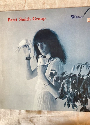 Vinile Patti Smith Group - Wave (1979), estado: Bueno, 45,00 €, 47,95 € Protección al comprador incluida
