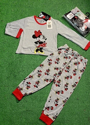 Pigiama minnie, marque: Disney Baby, état: Neuf avec étiquette, taille: 12 ans / 152 cm, 6,00 €, 7,00 € Protection acheteurs incluse