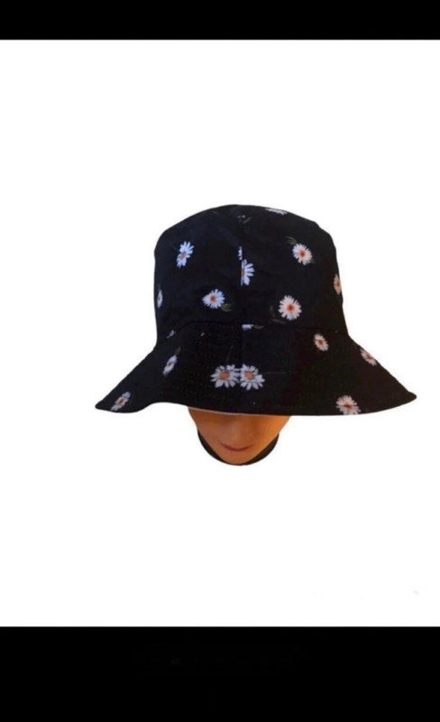 Alice + Olivia Reversible Fashion Bucket Hat 5