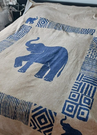 Tenture beige  maxi format  couvre lit elephant bleu, marca: Tenture, estado: Muito bom, €130.00, €137.20 inclui Proteção do Comprador