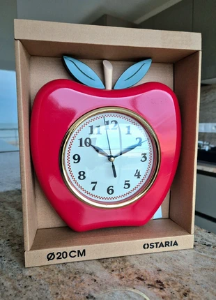 Belle horloge pomme, look vintage, marque: Ostaria, état: Neuf avec étiquette, 19,00 €, 20,65 € Protection acheteurs incluse