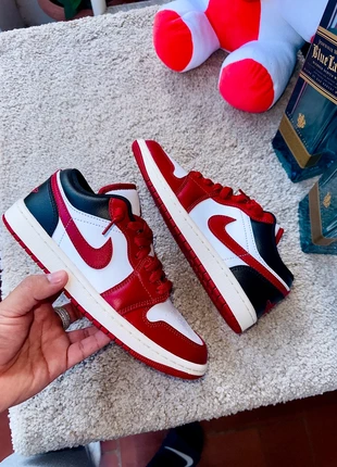 Nike Jordán 1 Low • Retro Red • New Urban • Streetwear WOW, marque: Jordan, état: Neuf sans étiquette, taille: 37.5, 79,90 €, 84,60 € Protection acheteurs incluse