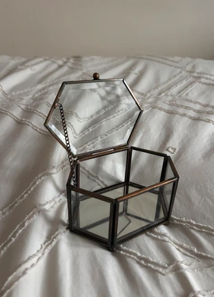 Vintage jewellery box, brand: Reclaimed Vintage, condition: Very good, £10.00, £11.20 includes Buyer Protection