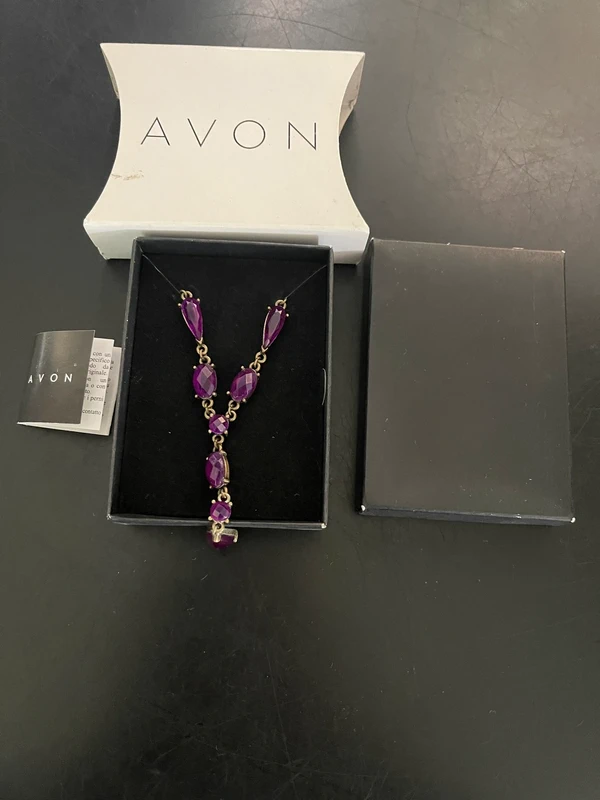 Collier Avon jamais porté