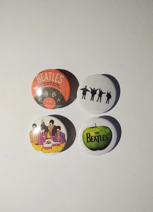 badges the beatles, marque: The Beatles, état: Neuf sans étiquette, 4,60 €, 5,53 € Protection acheteurs incluse