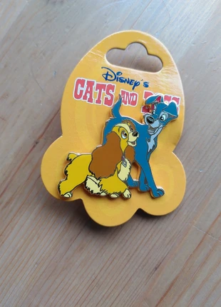 Pin's Disney La Belle et le Clochard, marque: Disney, état: Neuf sans étiquette, 12,00 €, 13,30 € Protection acheteurs incluse