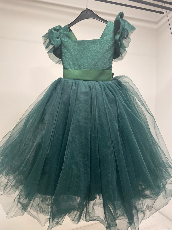 Dunkelgrünes sehr schickes Kleid | Streukind 1