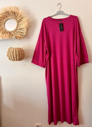 🩷 Abaya rose fluo en maille, brand: New Collection, condizioni: Nuovo con cartellino, taglia: Taglia unica, €13.00, €14.35 include la Protezione acquisti