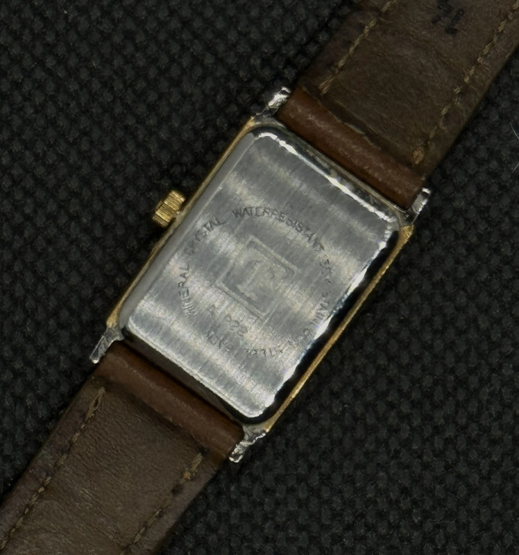 Vintage Tissot A222 Quarz Armbanduhr Swiss Made 4
