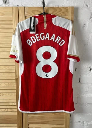 Arsenal 8 Red L, brand: Arse fc, condition: New with tags, size: L, £25.00, £26.95 includes Buyer Protection