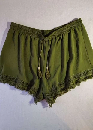 Short vert kaki à dentelle – SHEIN Curve – Taille 3XL, marke: Shein Curve, zustand: Sehr gut, größe: XXXL / 46 / 18, 5,00 €, 5,95 € inklusive Vinted-Käuferschutz